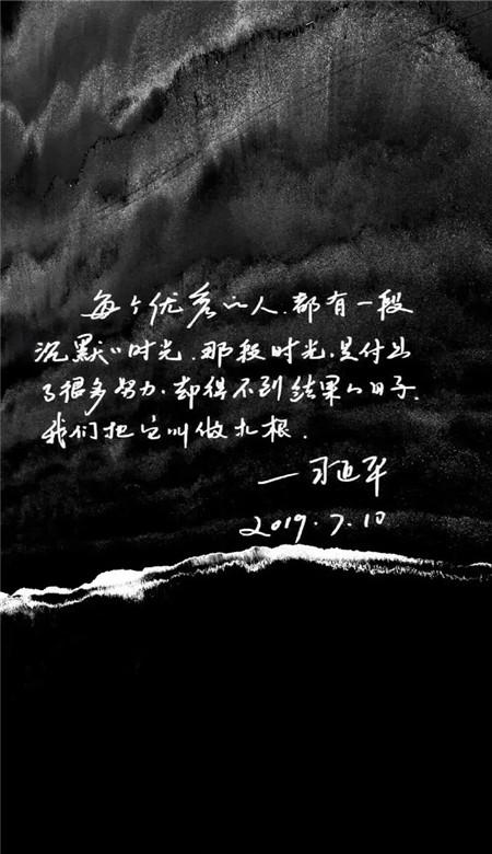 女生回答，你和你男友你俩平时谁穿的鞋子鞋底更厚一些？